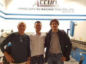 د هنگری پیرودونکي زموږ نندارتون ته ځي