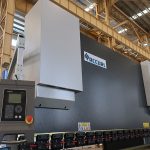 CNC NC د اتوماتیک برقی هیدرولیک افقی افقی بسبر فولاد شاټری د فلزی کاسټ او د موبایل مطبوعاتو بریک ماشین قیمت د پلور لپاره